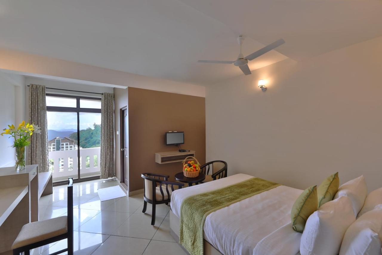 Tea Castle Munnar Hotel ภายนอก รูปภาพ